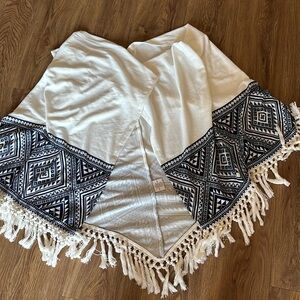 Women’s Shaw, never worn